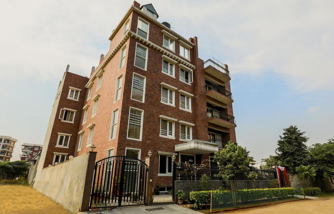 Collection O 426 Red Carpet Hotels Noida Exterior photo