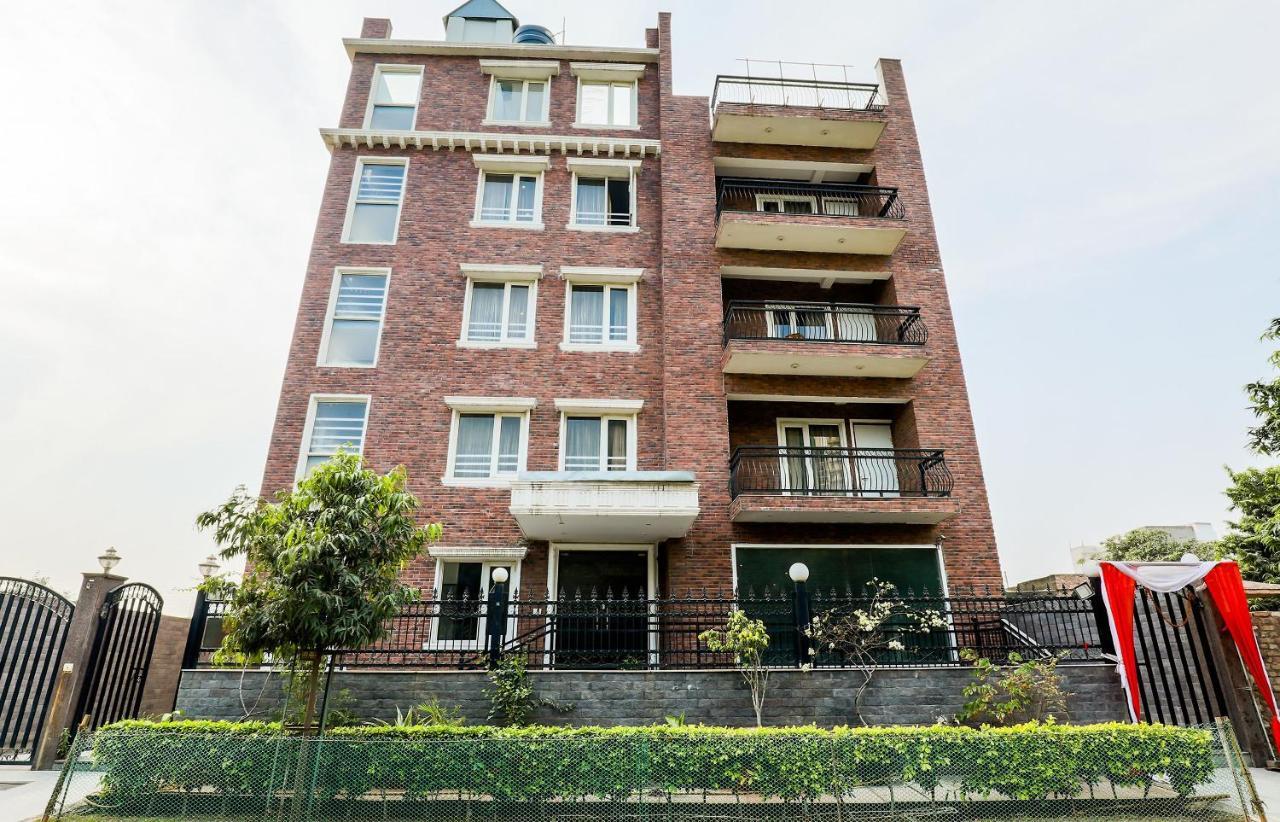 Collection O 426 Red Carpet Hotels Noida Exterior photo